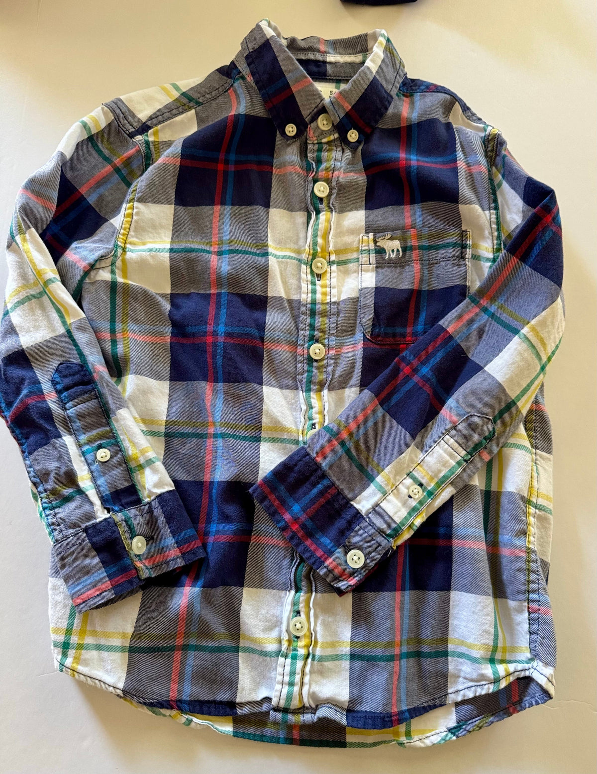 #92 boys 5/6 blue plaid button up long sleeve top