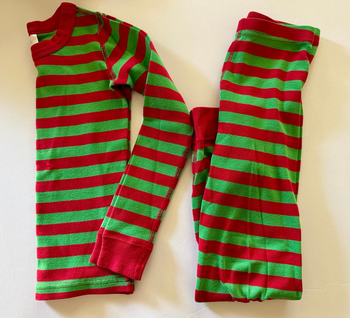 REDUCED #92 boys/ girls 6/7 Hanna andersson pajamas red and green Christmas set