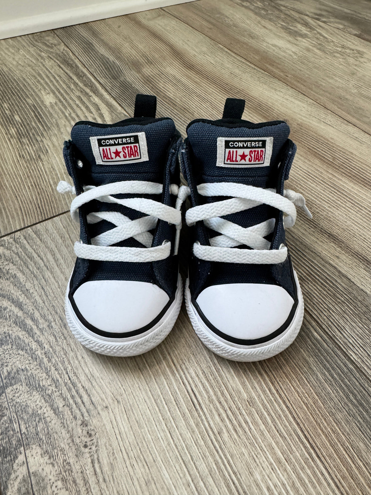 Seller #84 | NWOB Converse High Top, Toddler 7
