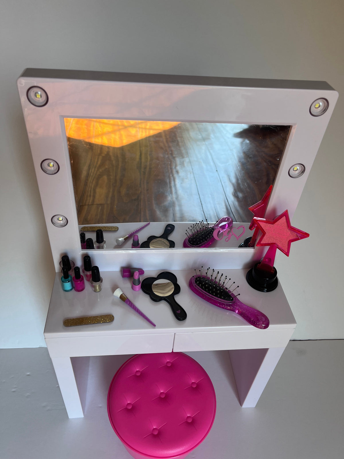 #125 Our Generation Doll Vanity