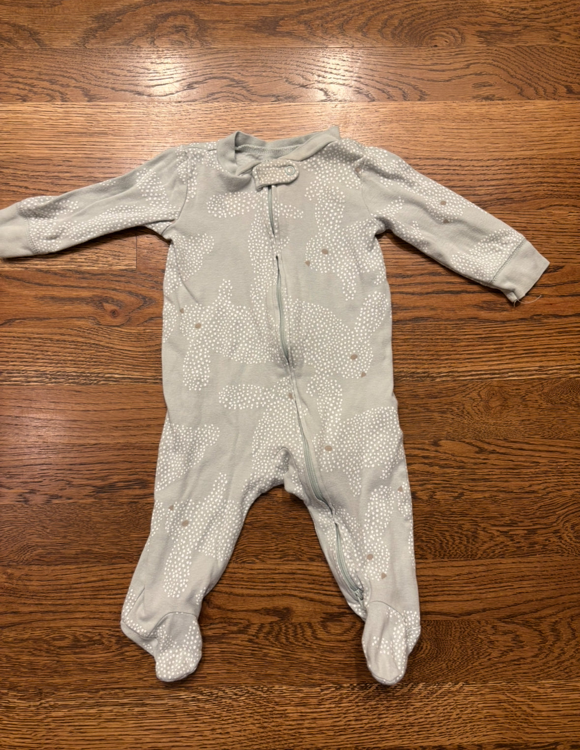 Seller #195 - *REDUCED* Carter’s Bunny Print Sleep N’ Play One Piece Outfit - Size 6 Months