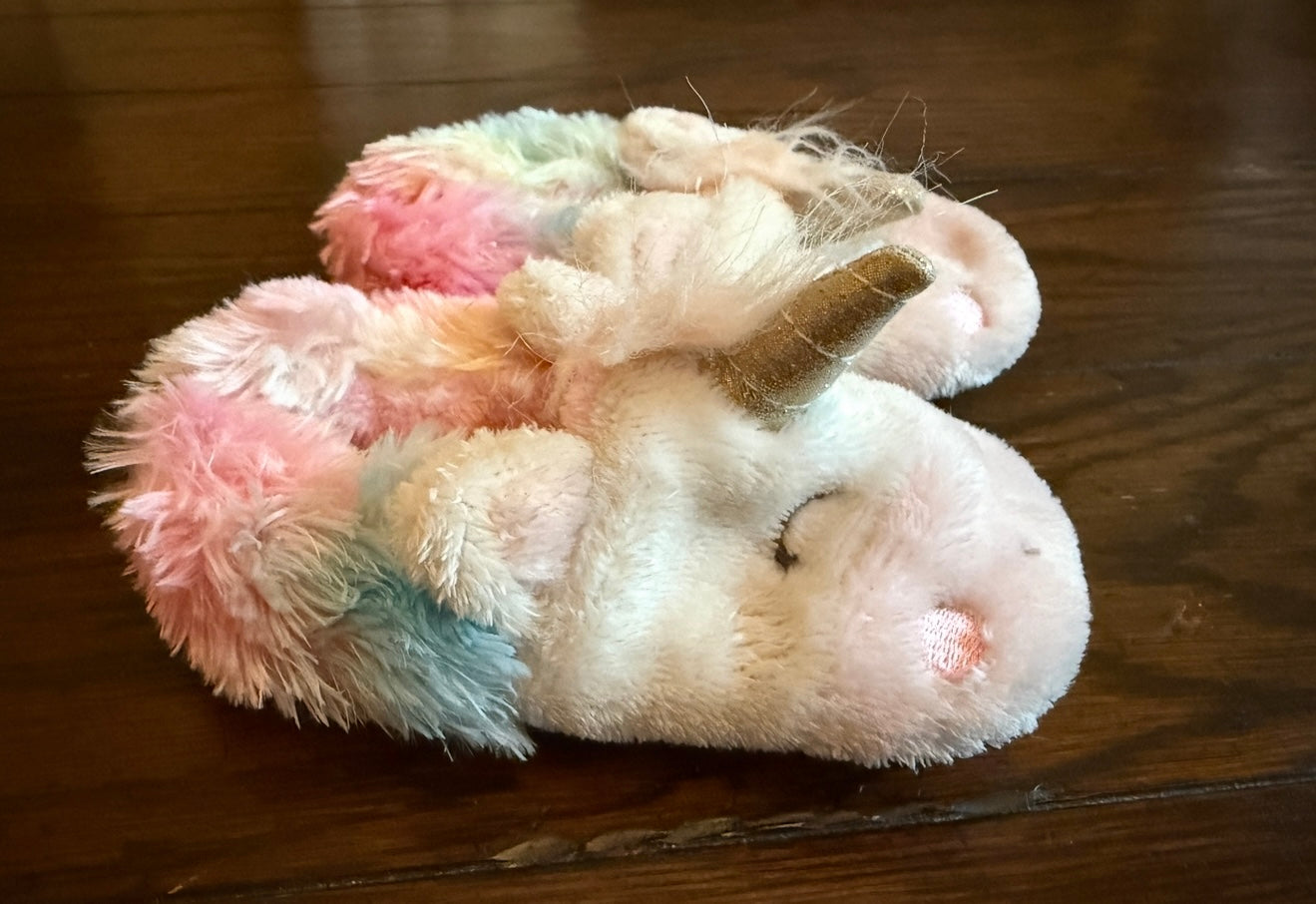 #180 Girls Shoe 7/8 Rainbow Daze Unicorn Slipper (1 of 2)