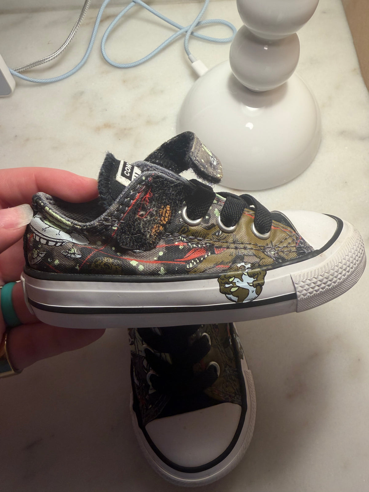 Seller #65 size 5 converse Dino alien shoes