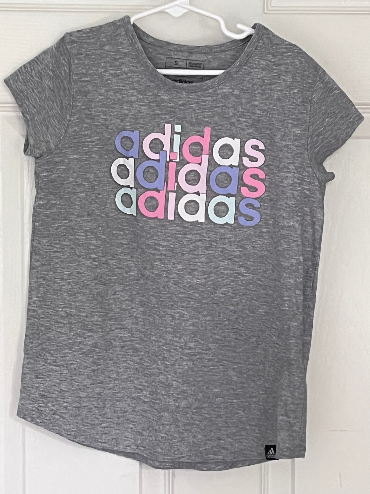 #125 Girls Adidas T-shirt Size 7/8