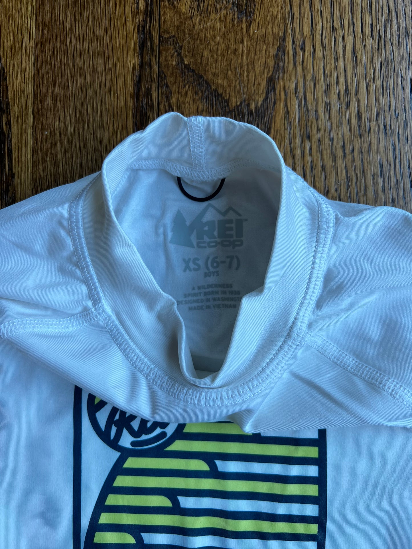 Seller #115 - REI Co-op Boys XS (6-7) Rashguard, VGUC