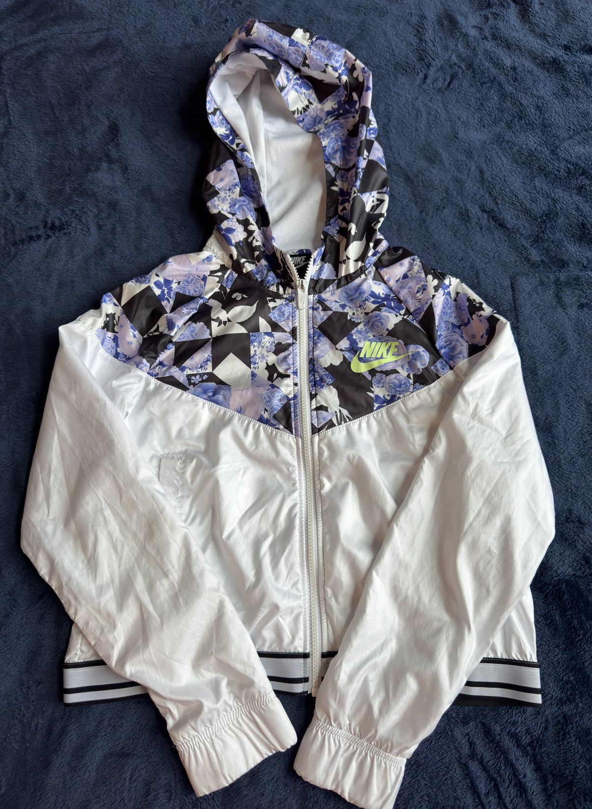#74- Nike light jacket- Girls (14)