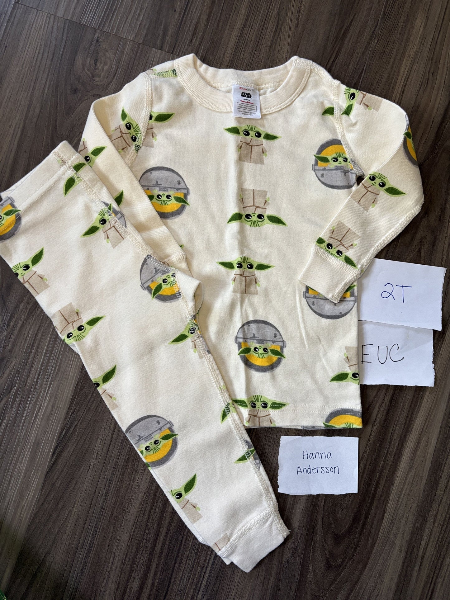 #138 - 2T EUC Hanna Andersson Baby Yoda Cream PJs
