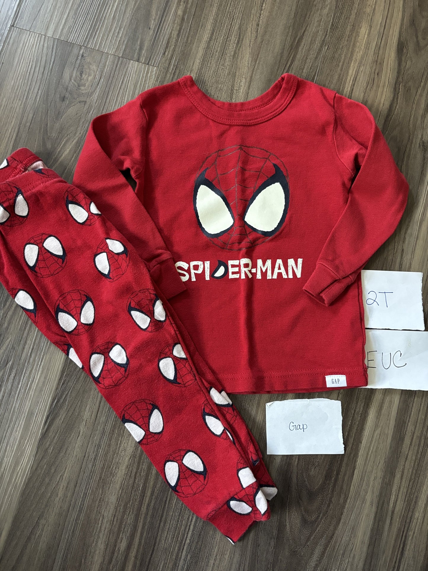 #77 - 2T - EUC Gap - Spider-Man Long Sleeve PJs