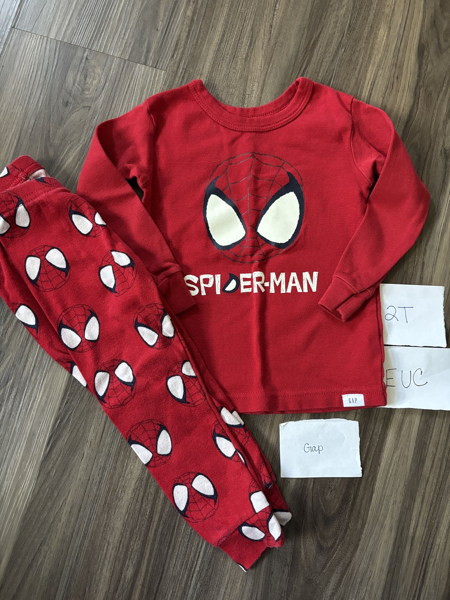 #77 - 2T - EUC Gap - Spider-Man Long Sleeve PJs