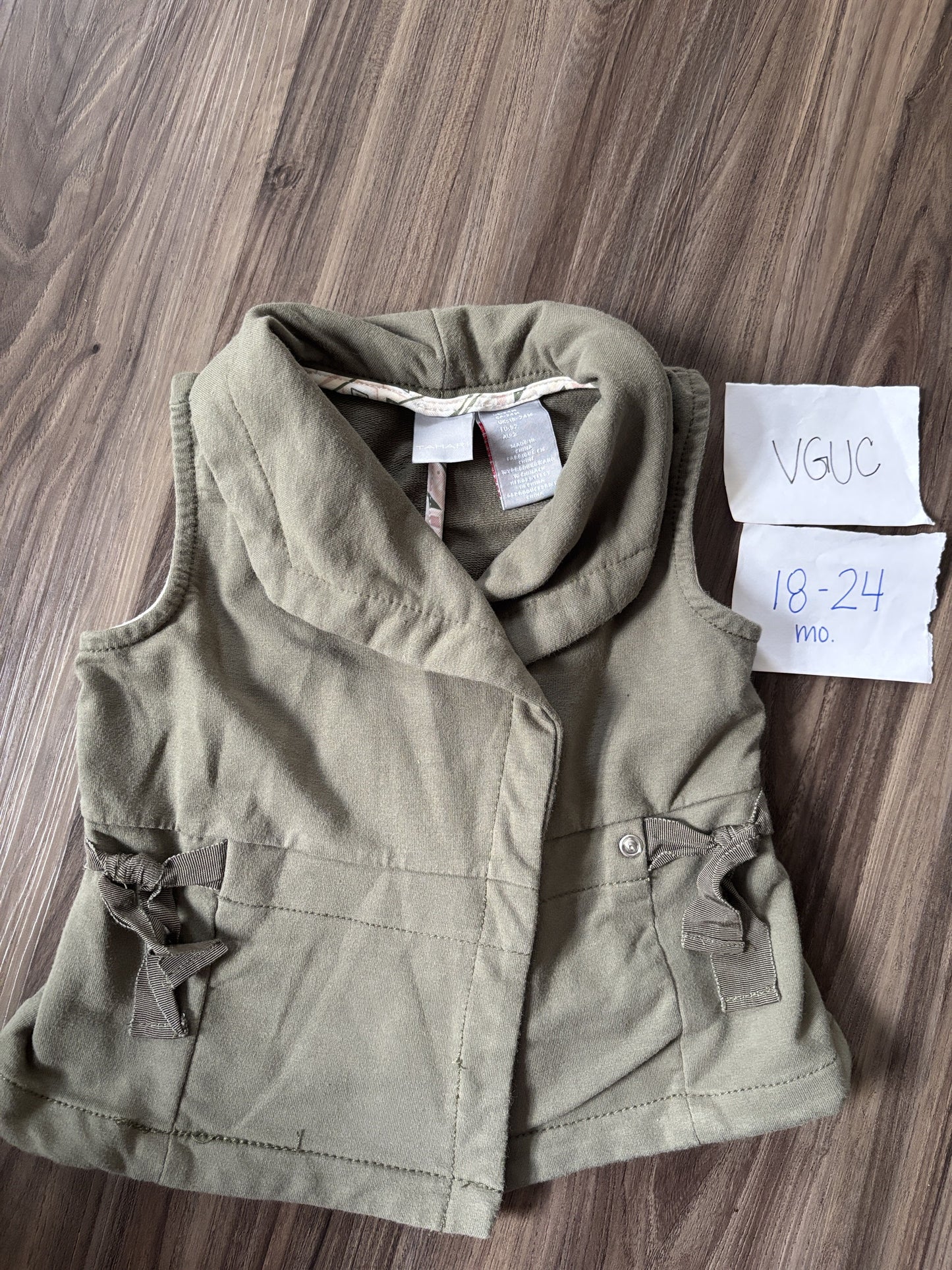 #138 - 18-24 Mo - VGUC Tahari - Green Vest - PU 45236