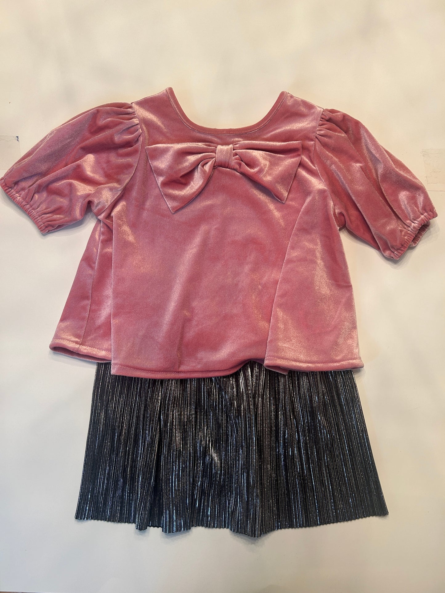 #11-Girls 4T-Old Navy-Pink Velvet Bow Swing Top and Black Pleated Metallic Skirt (2 of 2)