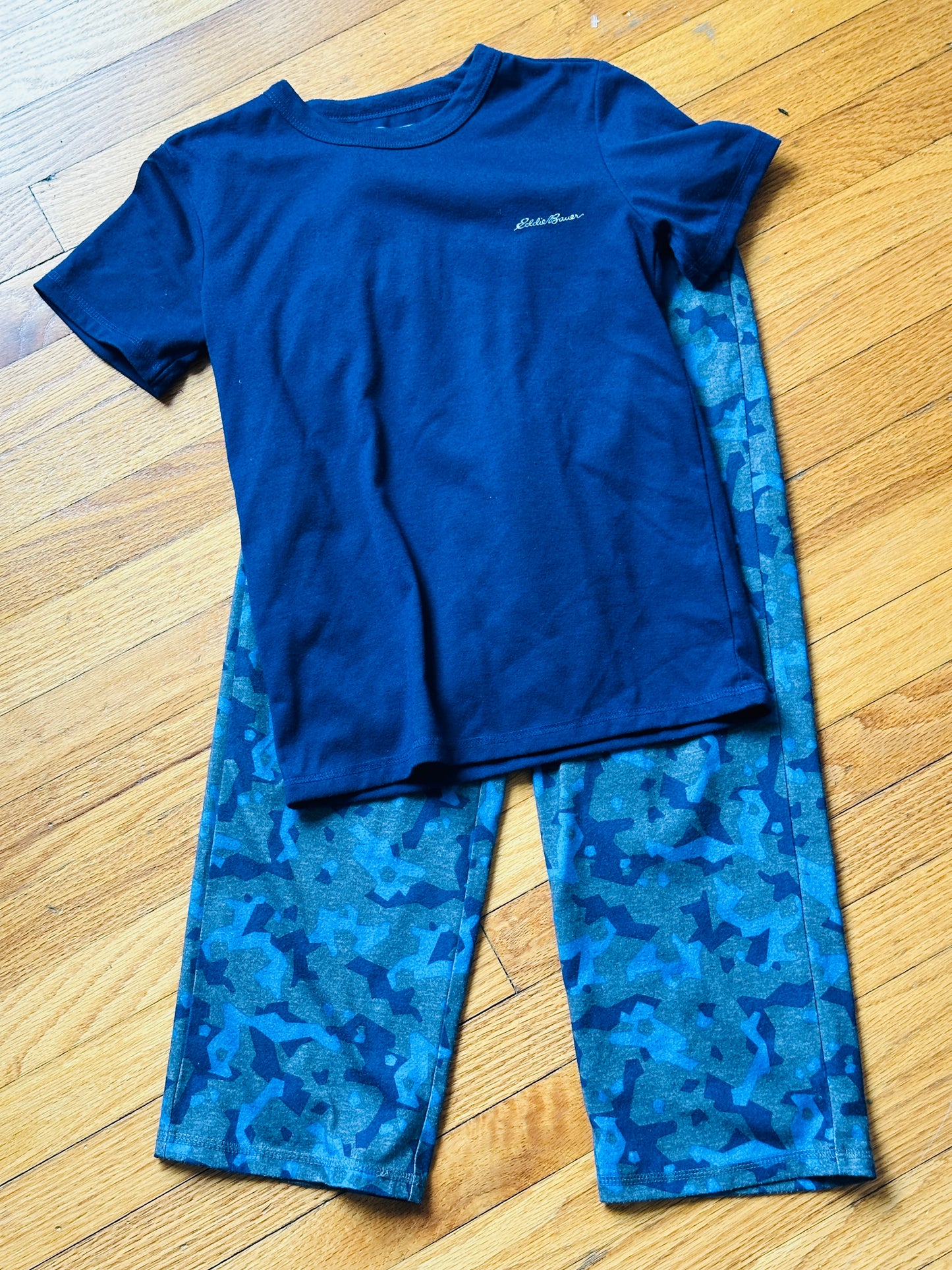 #186 Eddie Bauer Pajamas - boys S (7/8) - EUC