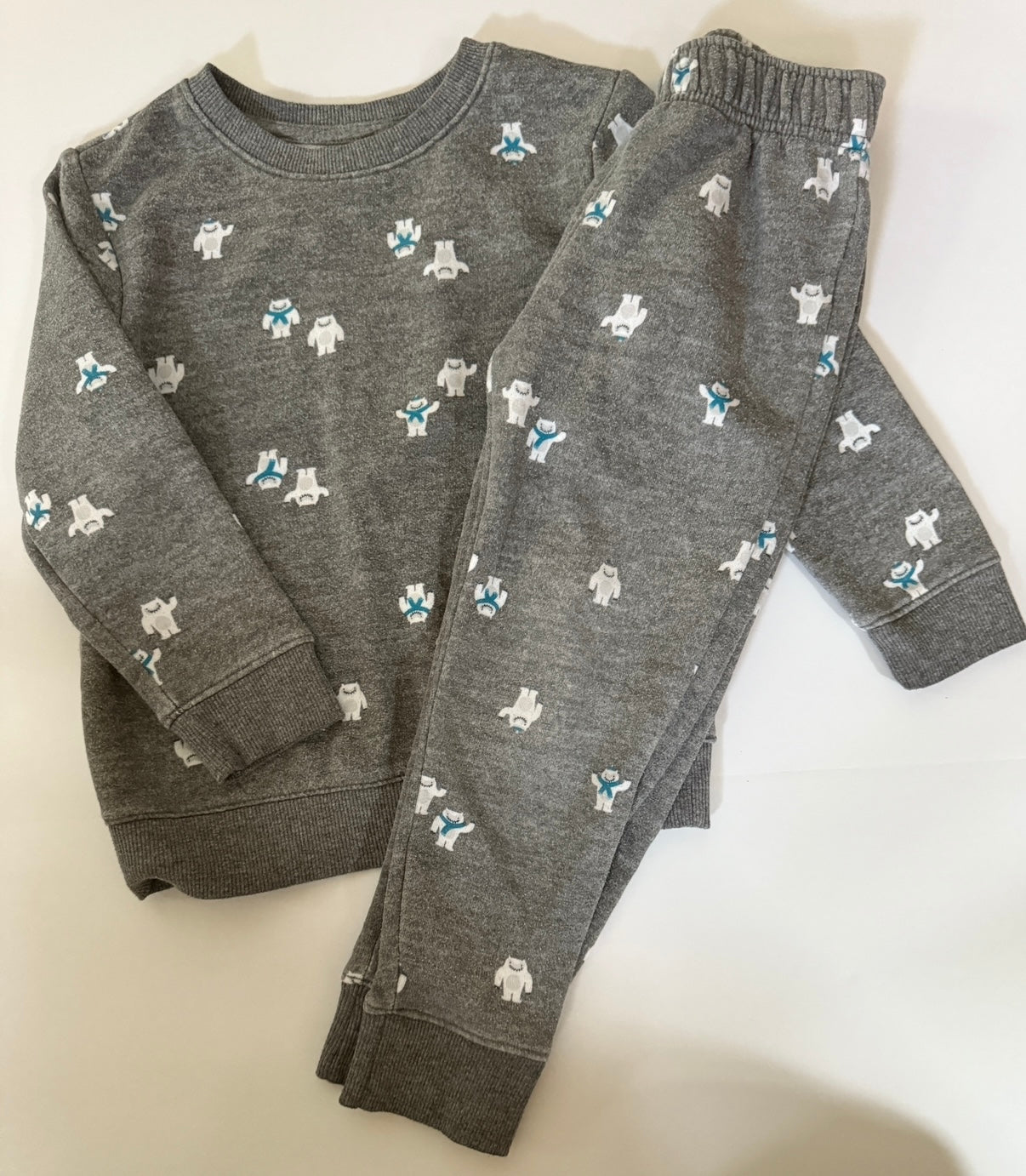 #41 | Boys 4T | Cat & Jack Yeti Pajama Set boy or girl