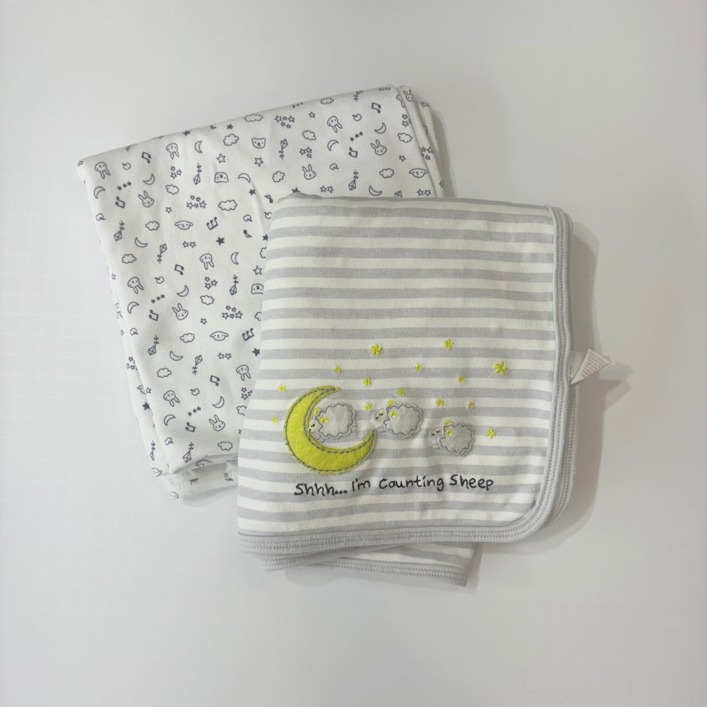 Seller 189 Baby Carter's/OshKosh Receiving Blankets Bundle (2)