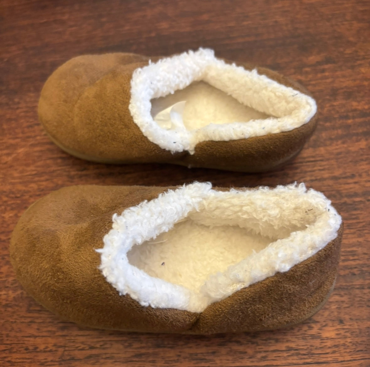 #156 reduced! size 5-6 cat and jack slippers