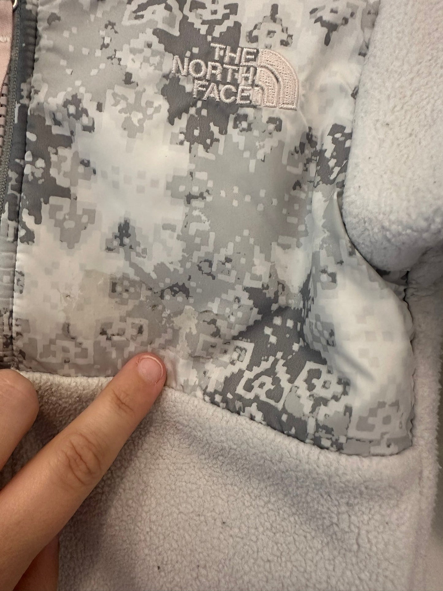 #85 REDUCED The North Face White Geo Camo Fleece, Infant Girls 12-18m