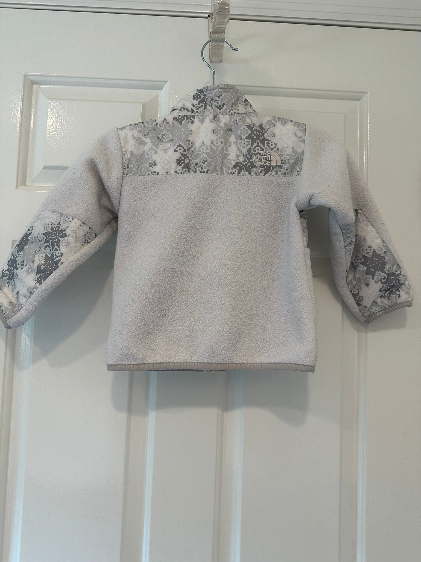 #85 REDUCED The North Face White Geo Camo Fleece, Infant Girls 12-18m