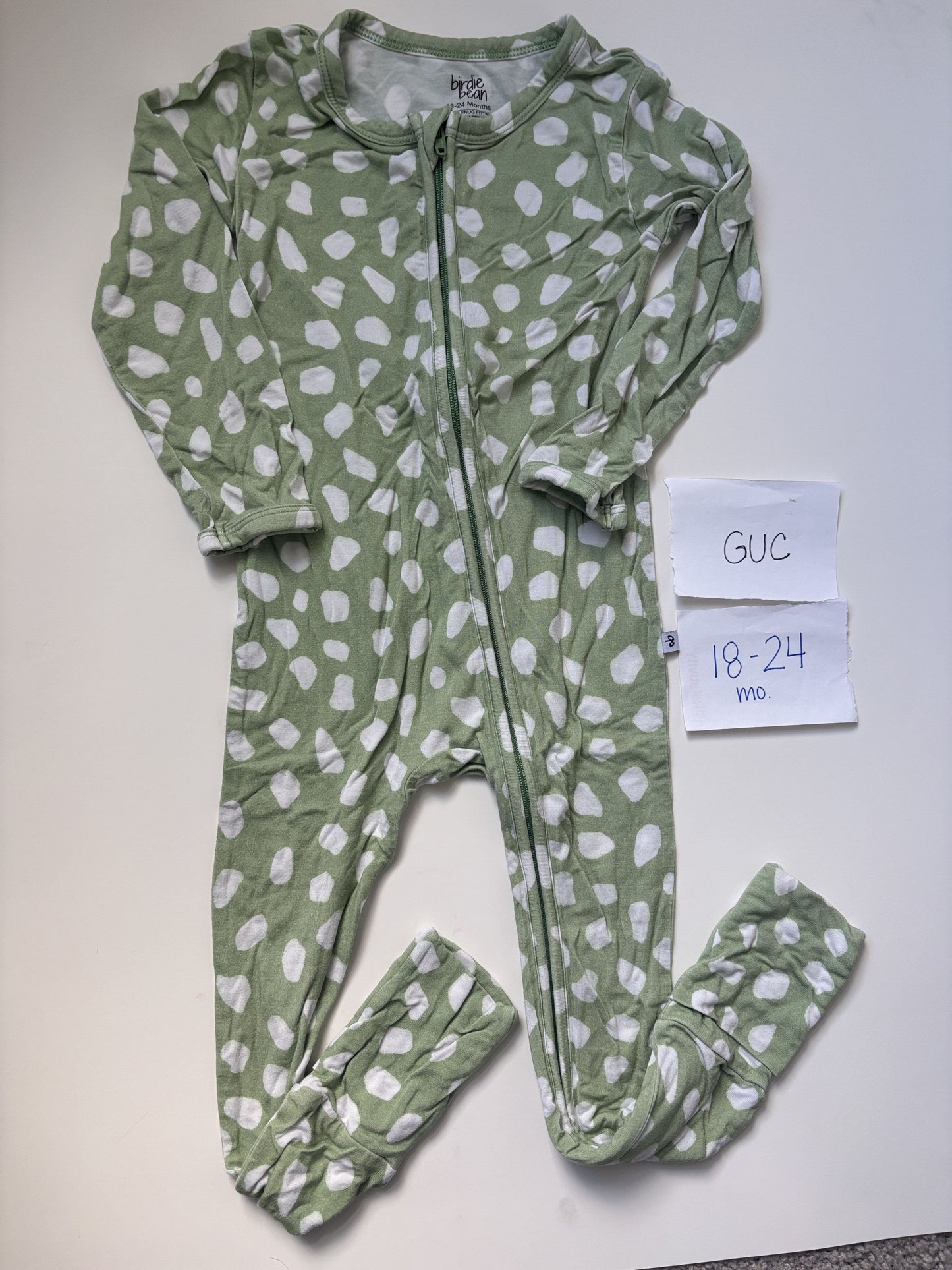 #138 - 18-24 Mo GUC Bamboo (birdie Bean) Green dot Zippy