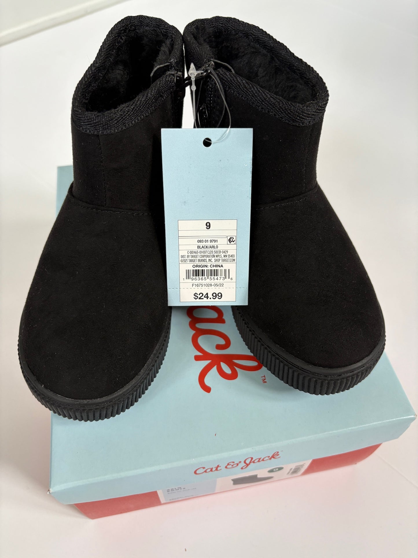 Seller #105 - Size 9c Girls Cat & Jack Black Boots NWT - UGG Dupes