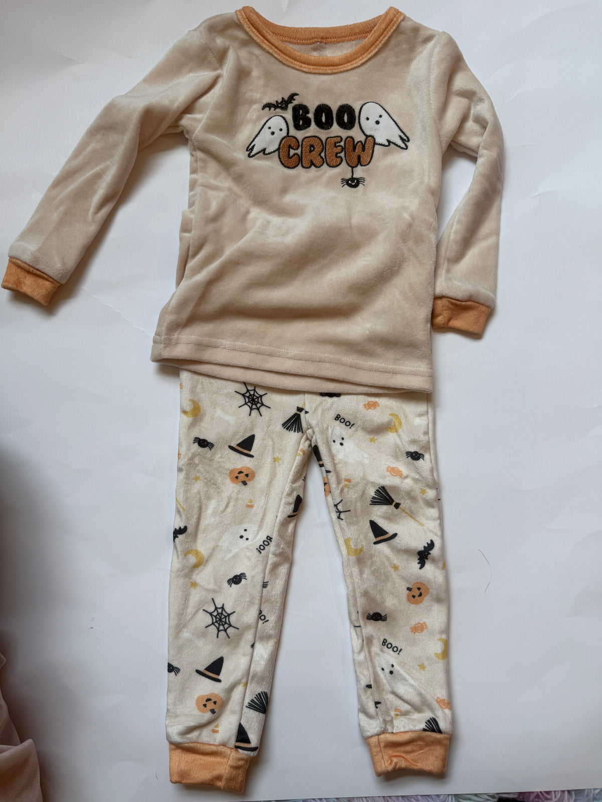 #170 Chickpea 2 piece boo crew soft fleece pajama set long sleeve gender neutral 18 months