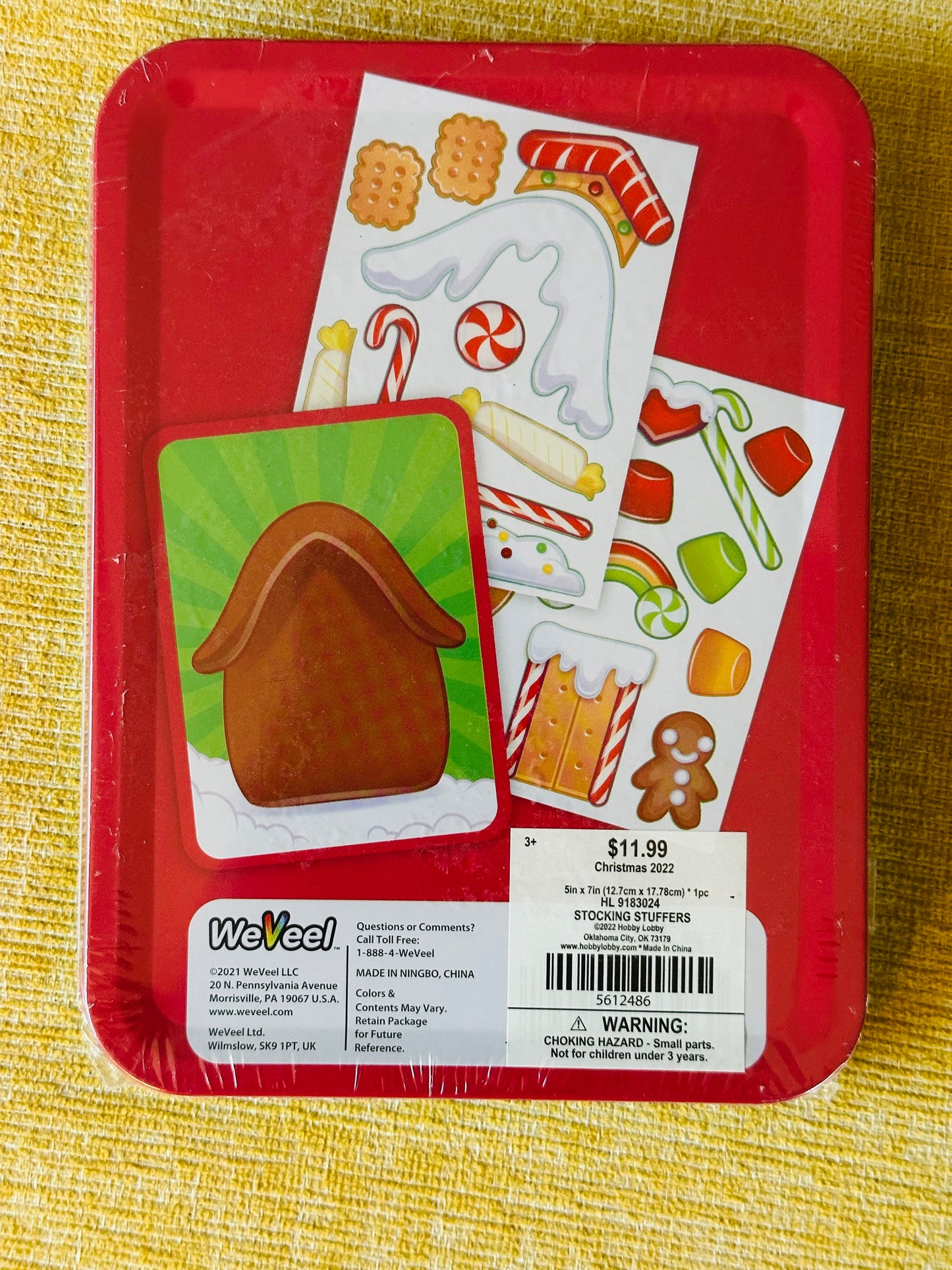 #186 Brand New (Unopened) Magnetic Gingerbread House Activity - makes a perfect stocking stuffer!