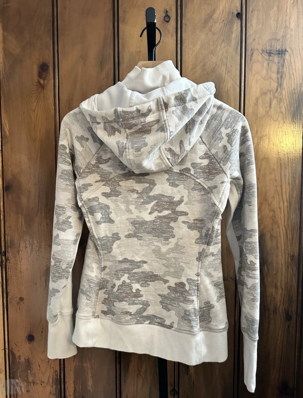 #111 Athleta Triumph Printed Hoodie Jacket, Grey Gypsum Camo Size Small Activewear