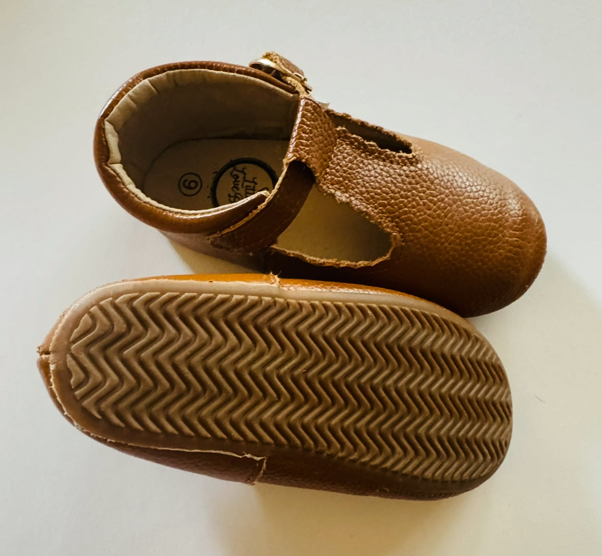 REDUCED # 92 Girls brown leather size 9 Mary Jane shoe. Like new