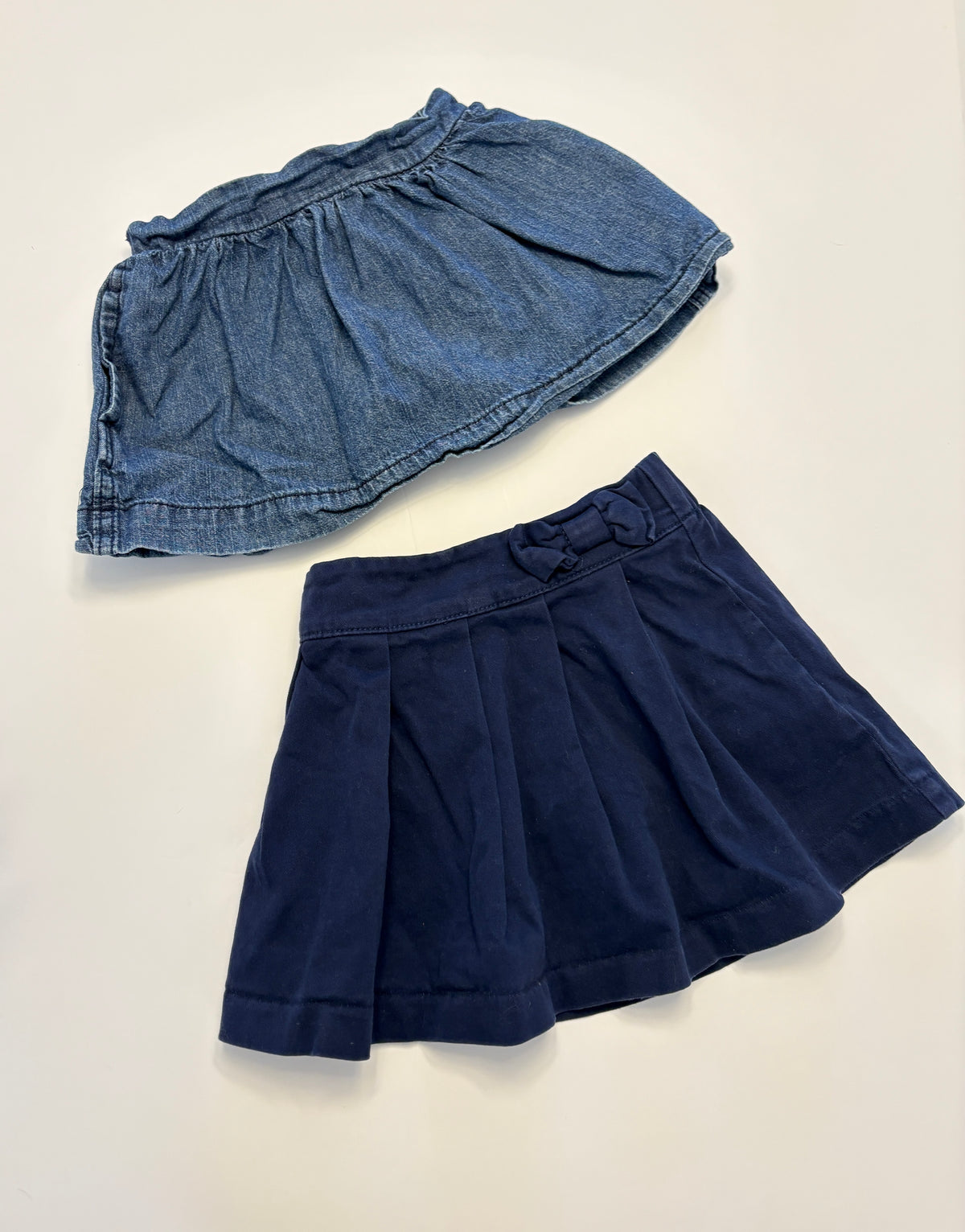 #121 girls 2T set of two skorts, Cat and Jack and Children's Place, VGUC