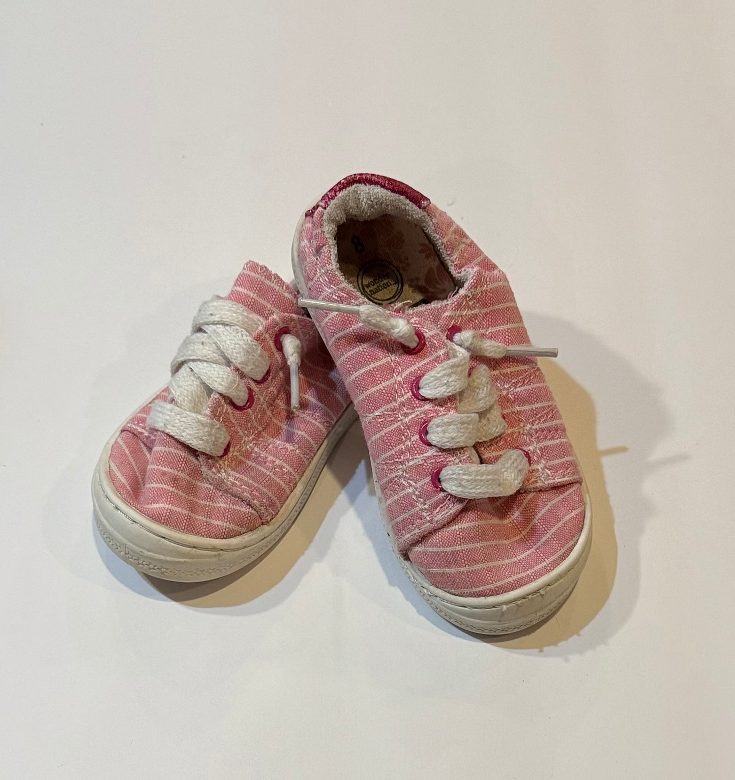 #180 Girls Shoe 8 pink glitter slip on