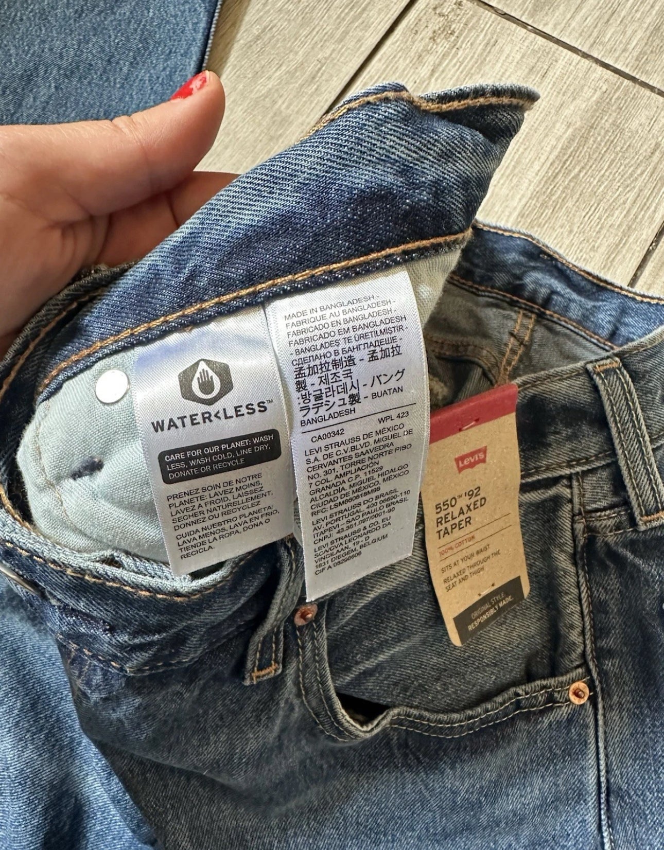 #111 Men’s Levi 550 ‘92 Relaxed Taper Jean Pant 36x32 NWT