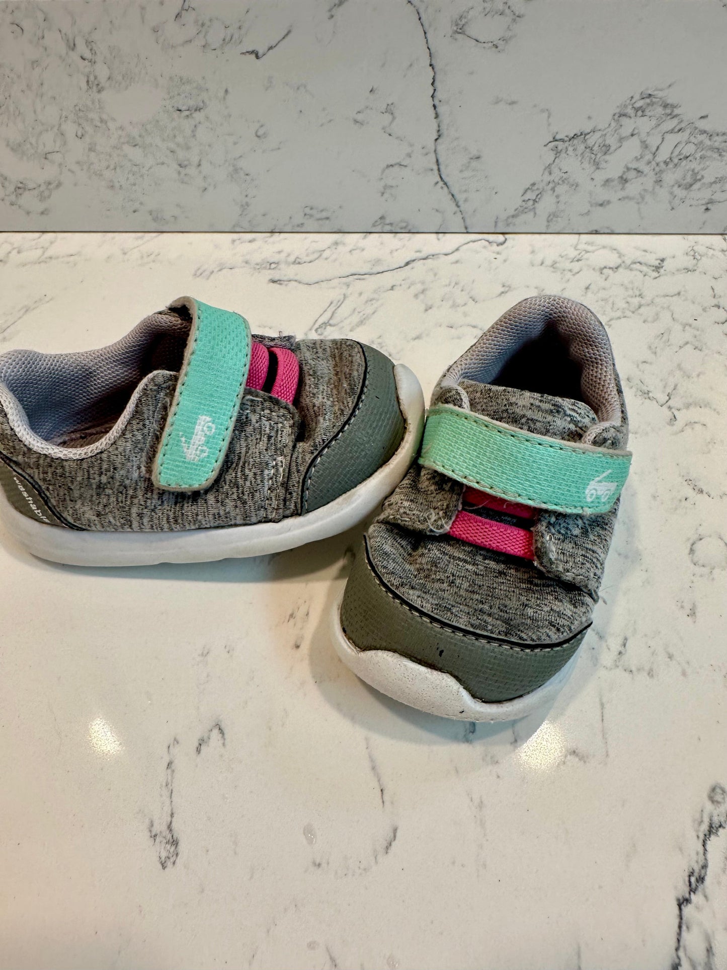 #85 REDUCED See Kai Run Grey Sneakers, Toddler Shoes 4
