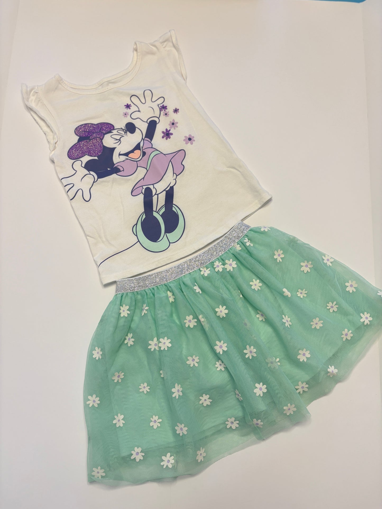 #121 Girls 3T Disney for Jumping Beans Minnie Mouse outfit, off white shirt and mint tulle skort, VGUC