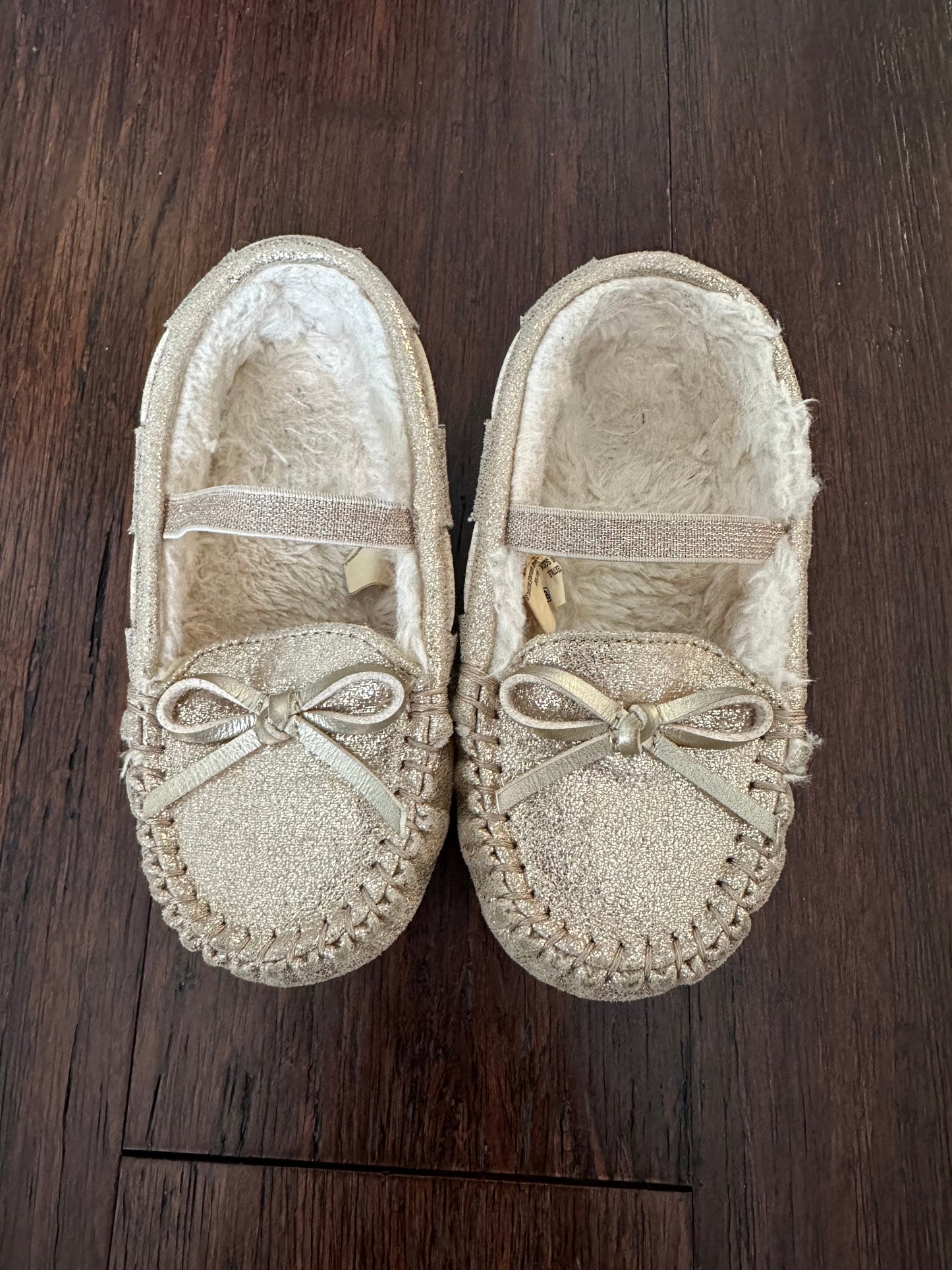 Seller 48, Target Celina Moccasin Slippers, Gold Glitter, EUC, Girls size 8