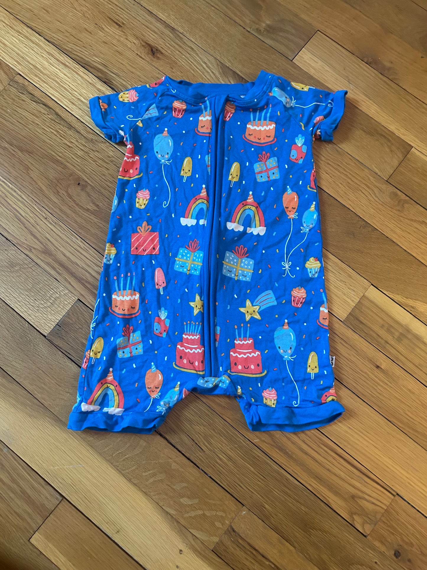 Seller 128 - Little Sleepies Birthday Shortie 12-18M