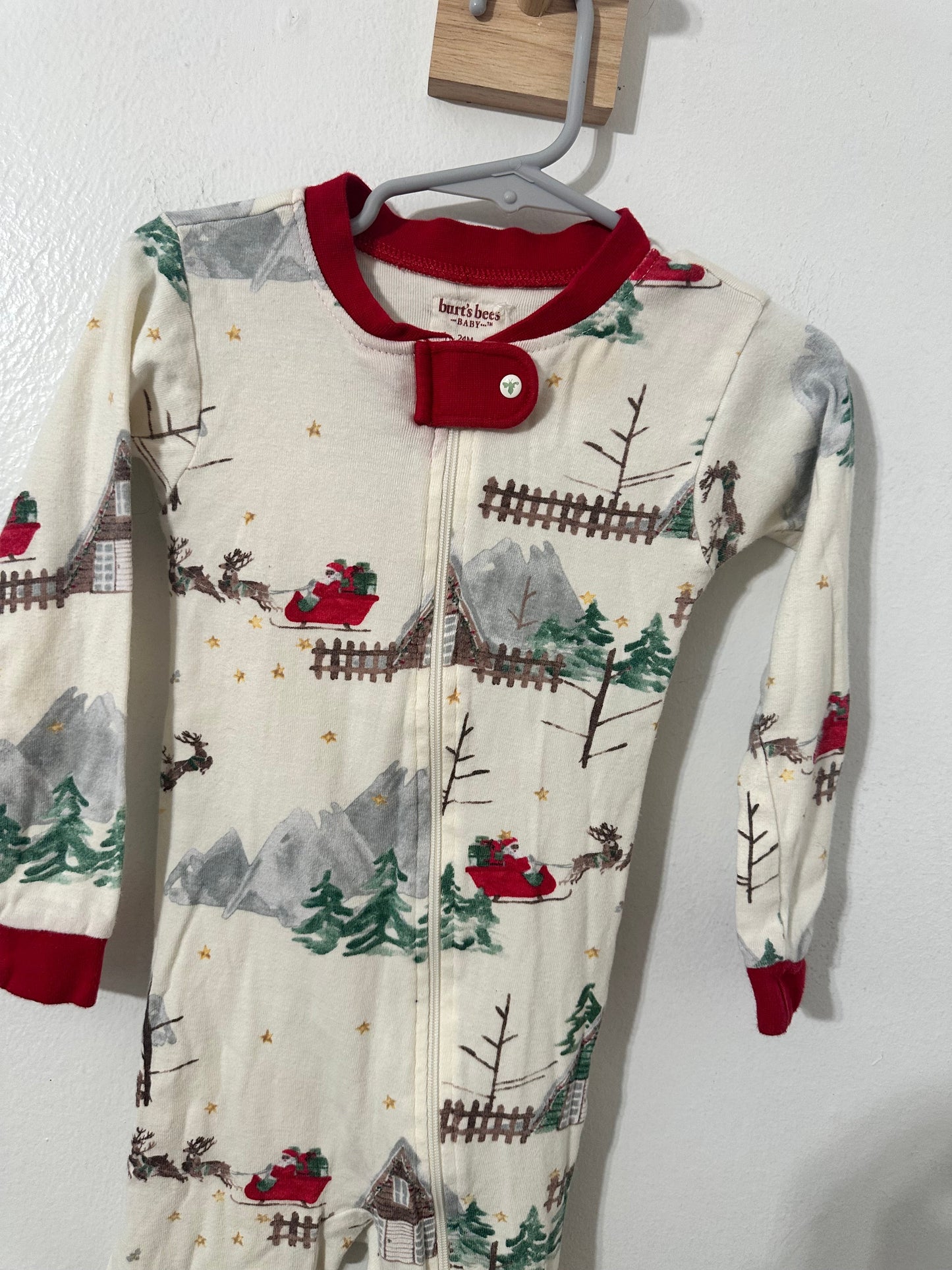 #111 Burt’s Bees Baby Christmas Print Footie Pajamas 24 Months