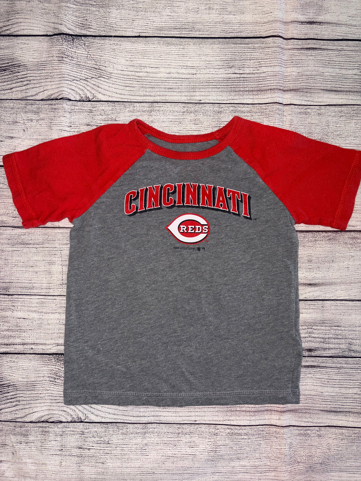 Seller 124 Genuine Merch 3T Boys Reds Shirt