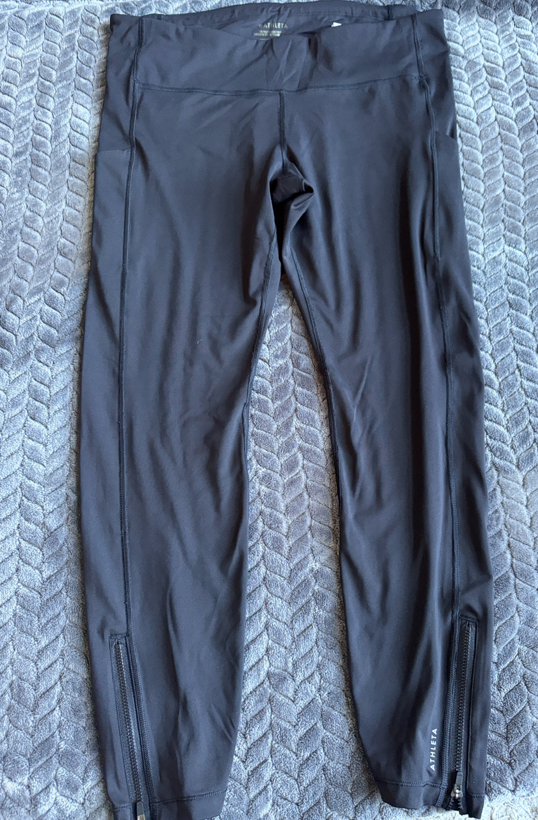 #74 Athleta 7/8 tight size L