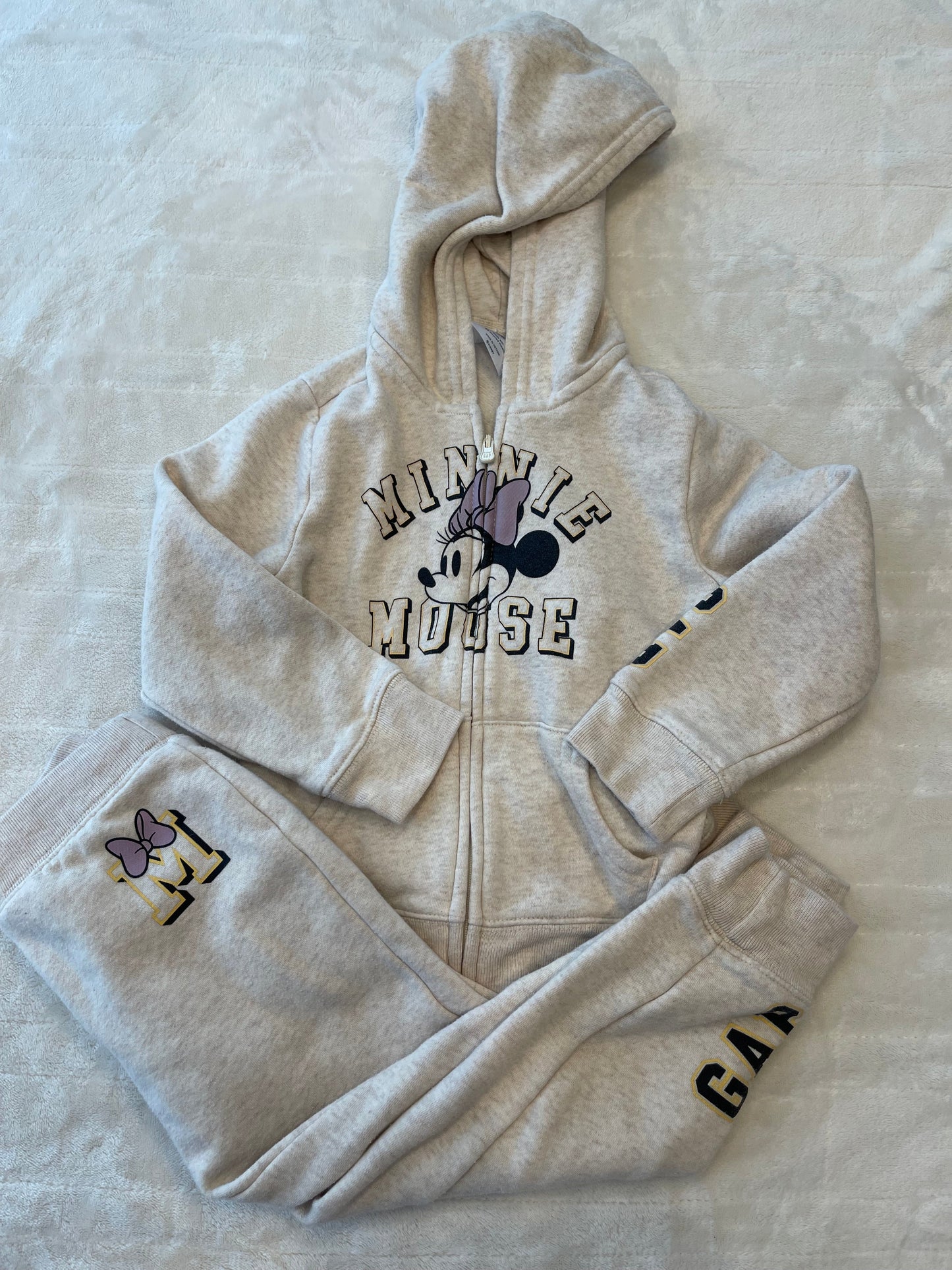 #212 Gap size 5 Minnie sweat outfit. Perfect for Disney trip