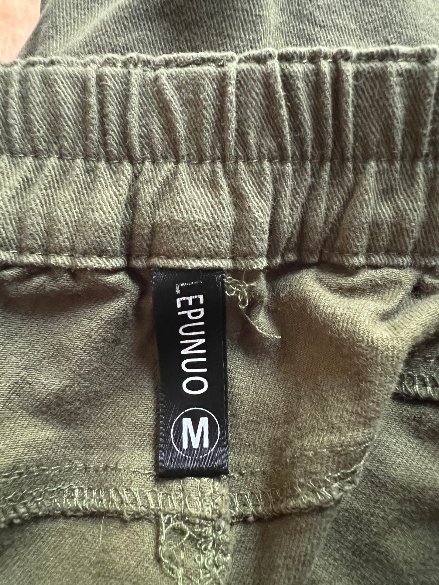 Seller 130 Women’s cargo pants - size medium - olive green - GUC