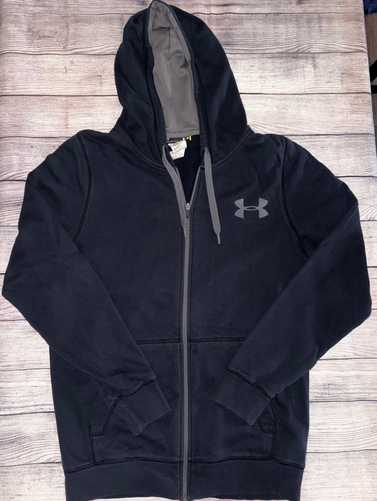 Seller 124 Under Armour Small Men’s Zip Up Hoodie