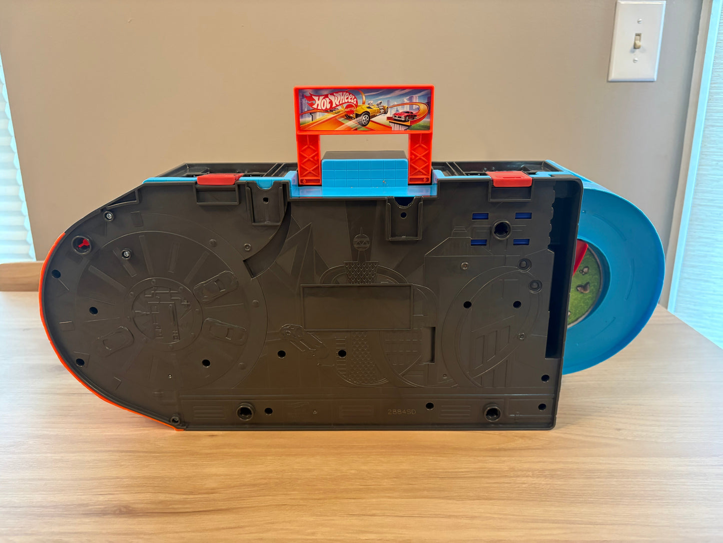 #33 *REDUCED* Hot Wheels Sto & Go Race Track