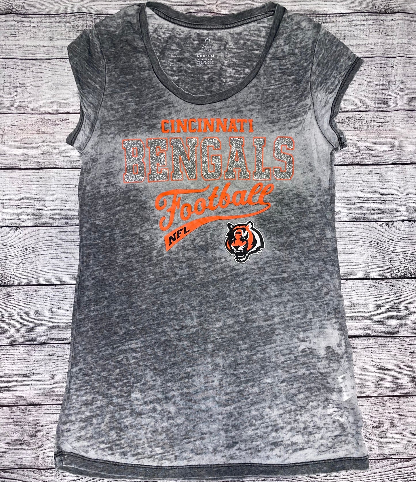 Seller #171 *REDUCED* NFL Teens Apparel Size Large Bengals