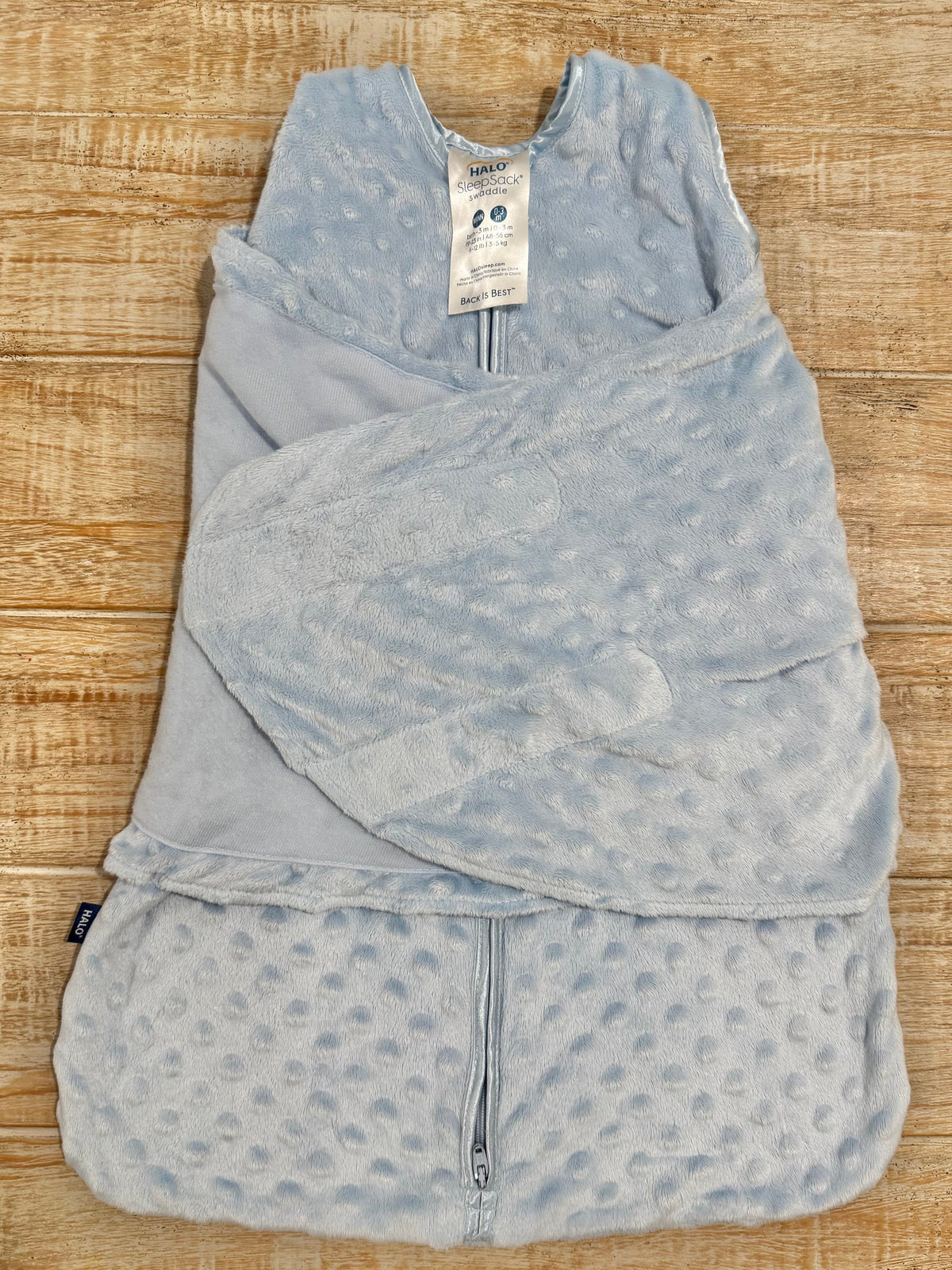 #108 Halo Swaddle size NB (0-3M) Plush Dot EUC