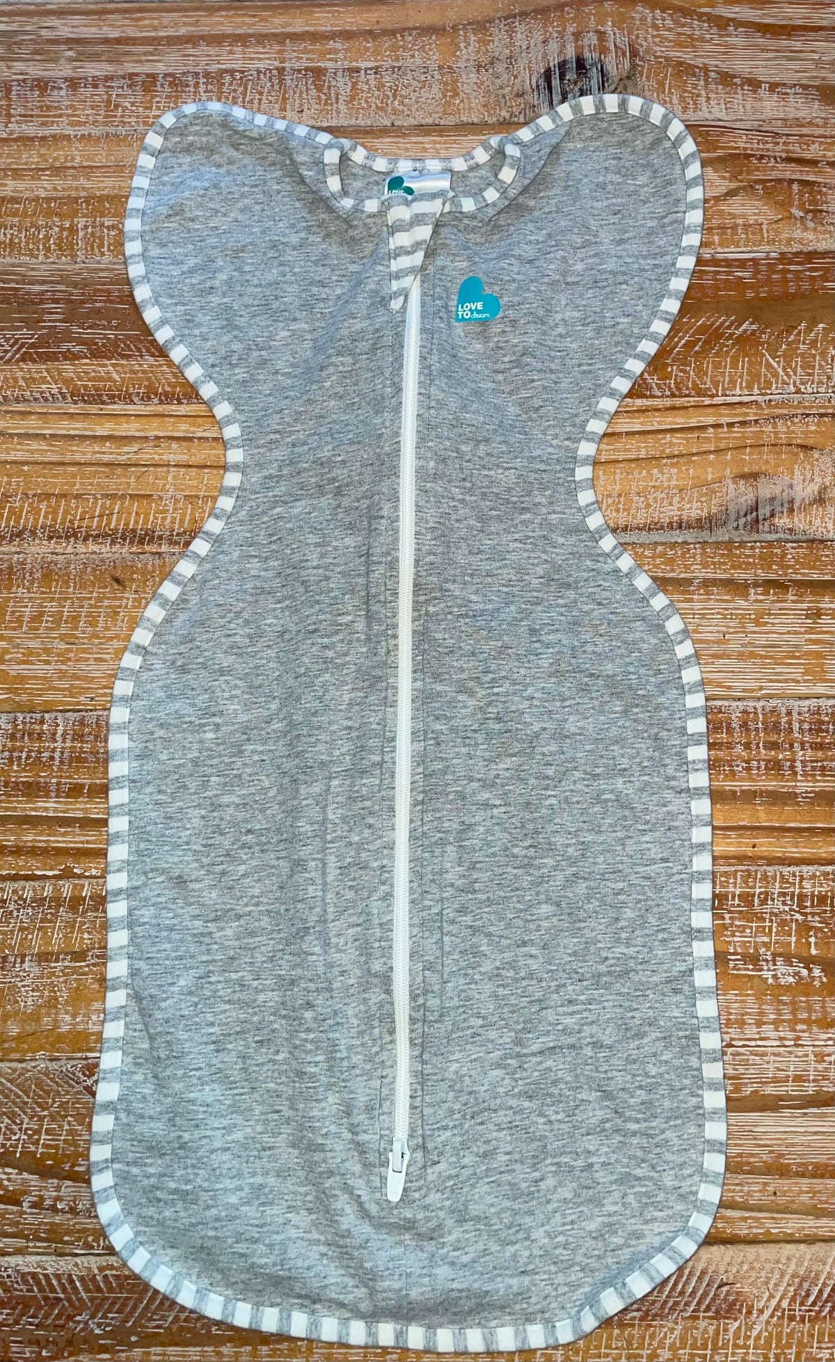 #4 Love to Dream Grey Zip-Up Swaddle Newborn 1.0 TOG