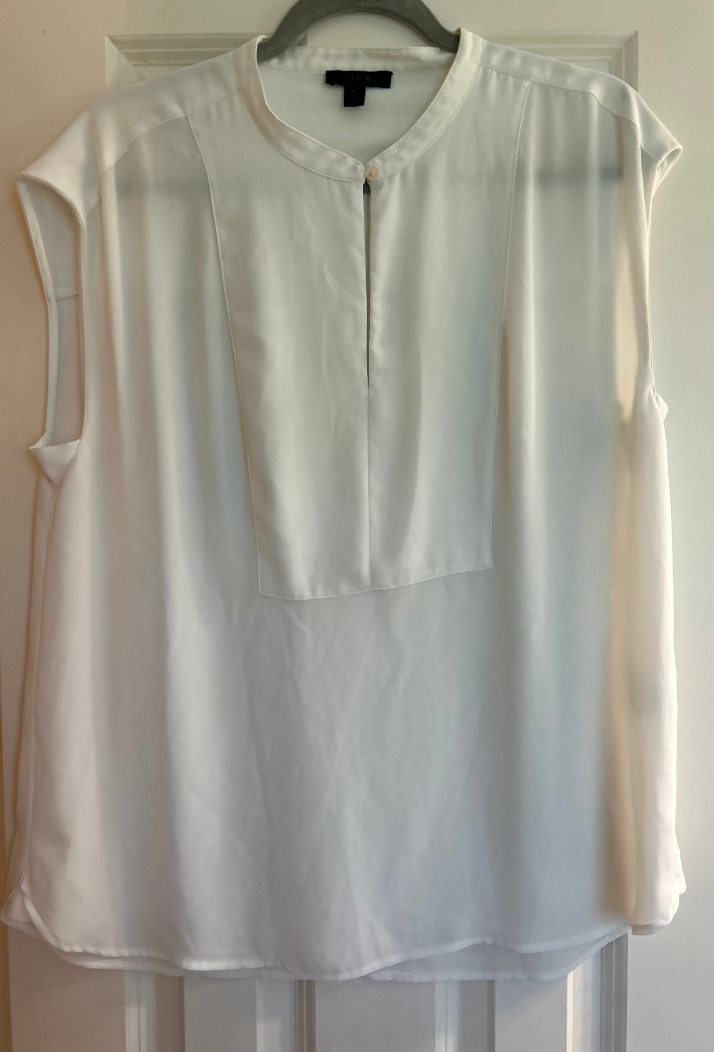 Seller 128 - Women's J Crew White Sleeveless Blouse Size Large Tall REDUCED