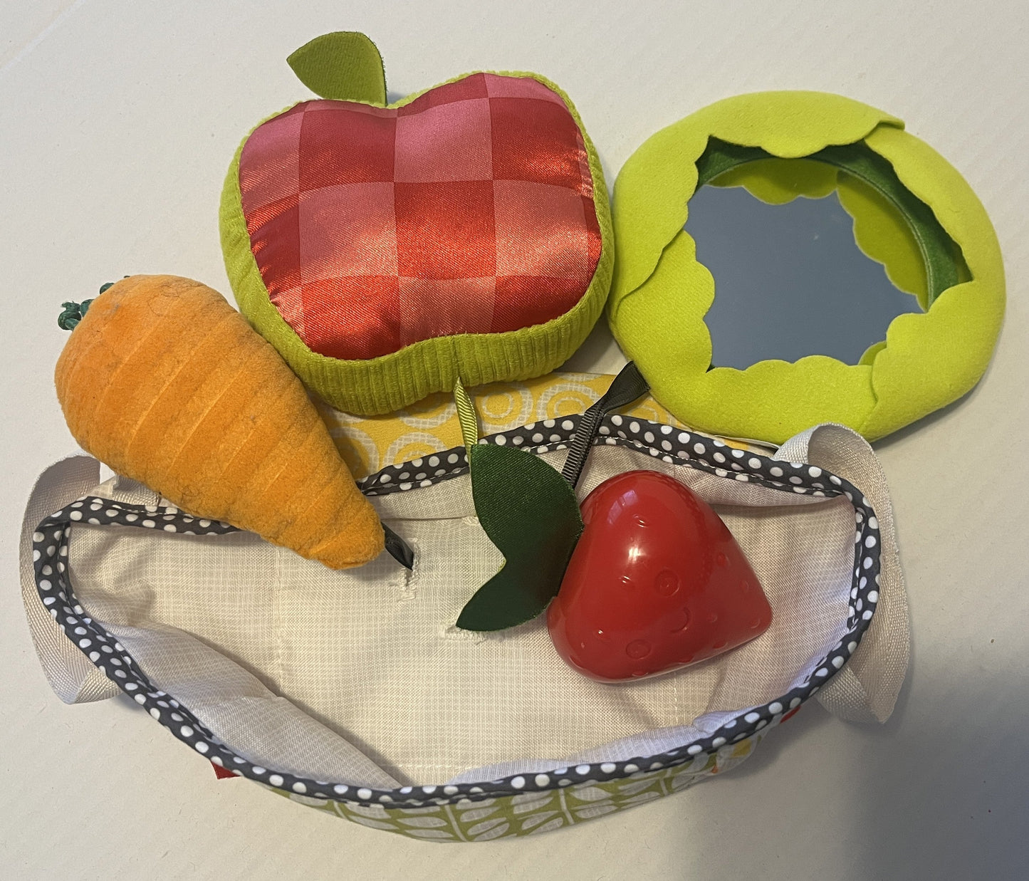 #211 REDUCED Fisher Price Fruit and Veggie Basket