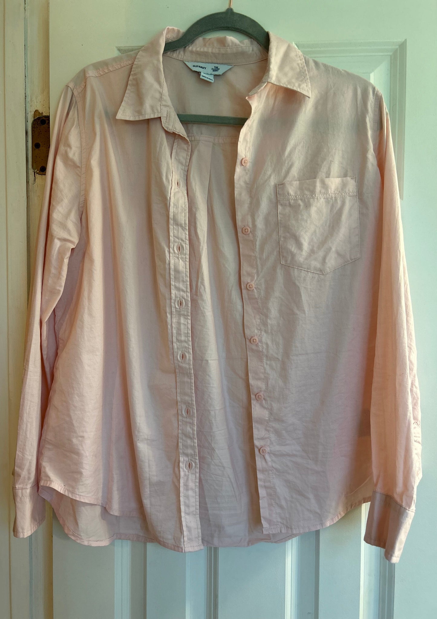 Seller 128 - Women's Old Navy Pink Blouse Size Medium REDUCED