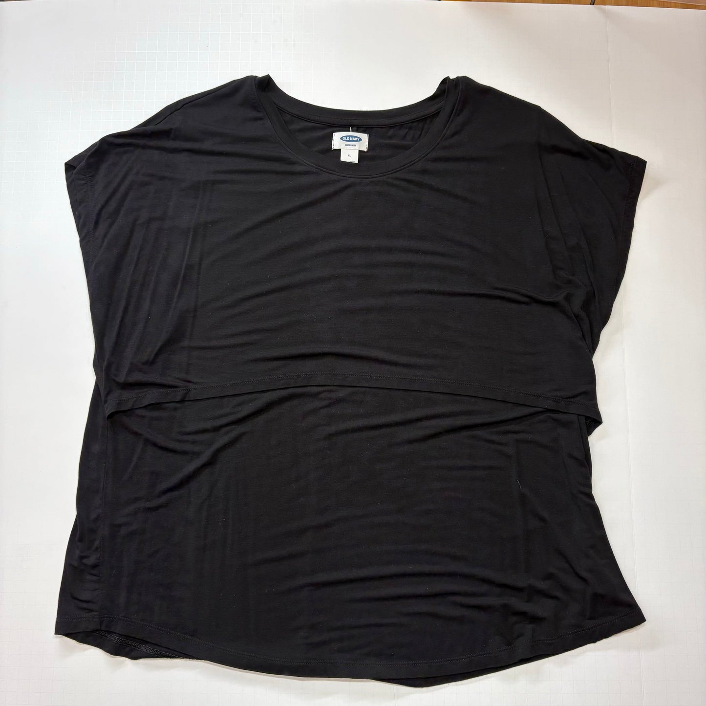 Seller 189 Women’s XL Old Navy Black Maternity Ultra-Soft Nursing Top EUC