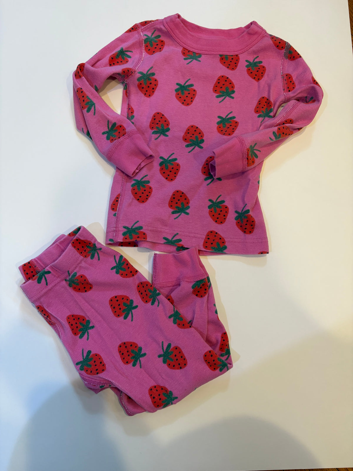 Seller 186 - Hanna Andersson Girls 3T Strawberry Pjs - VGUC