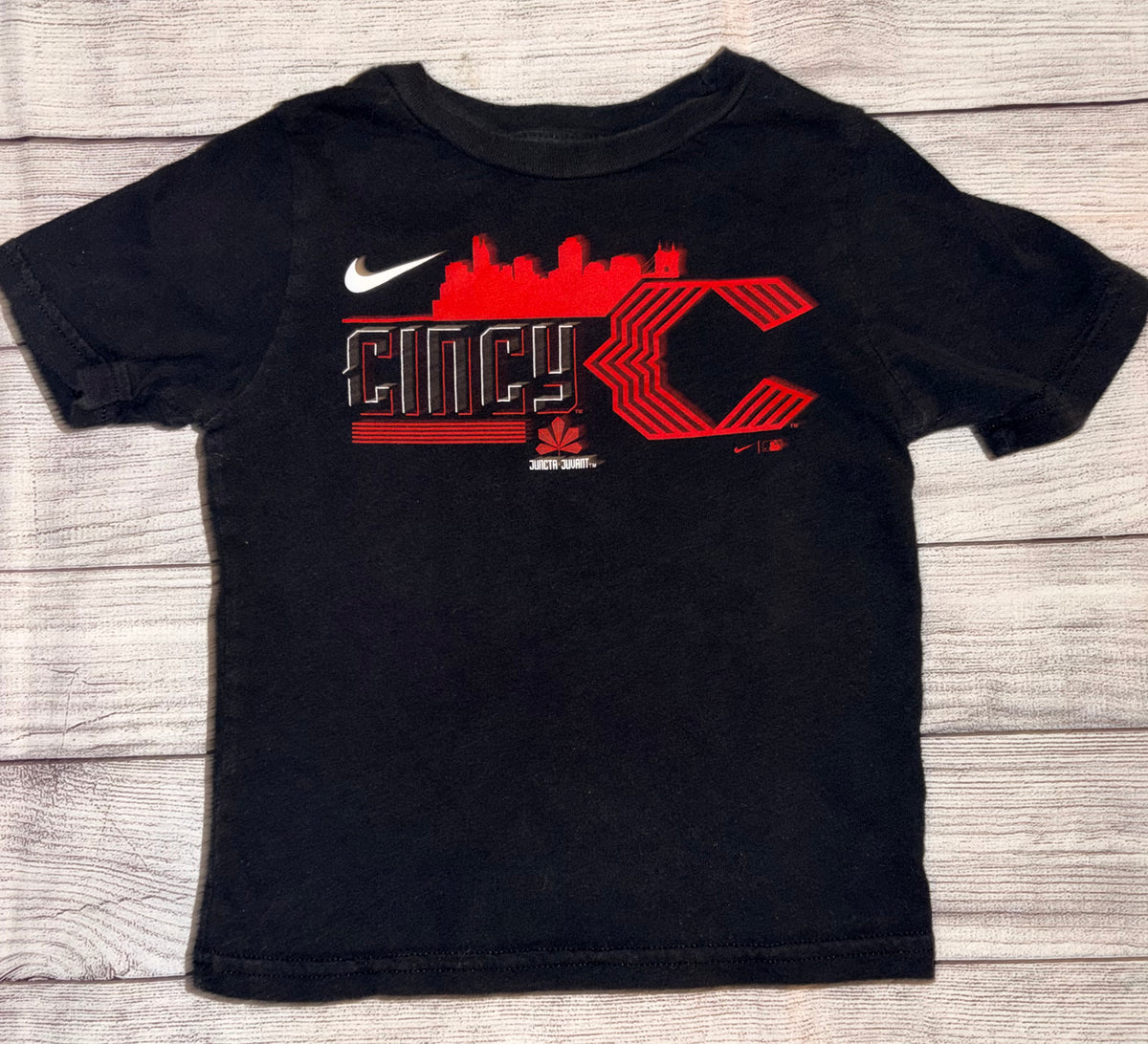 Seller 124 Nike Red’s 3T Boy’s Tee